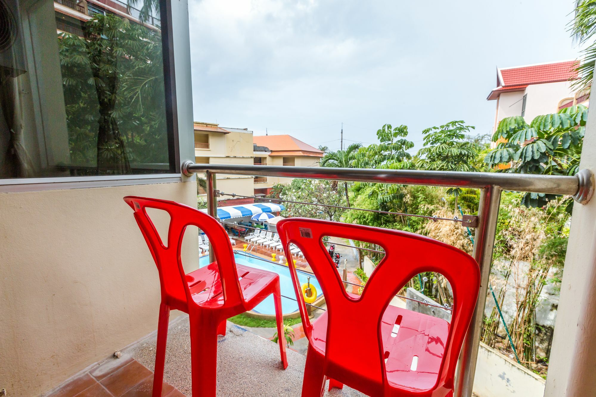 Porterhouse Beach Hotel Patong Exterior foto